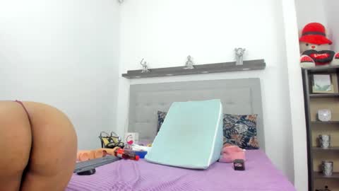 crystal_butterfly1 online show from 01-14-25, 02:32