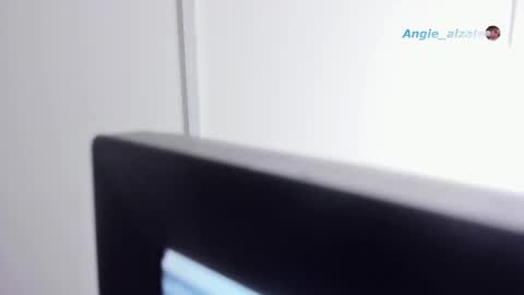 Snapshot of crystal_foster chatting on 02-18-26, 03:35 angie online show from 02-18-26, 03:35