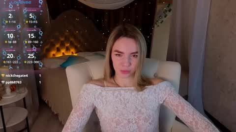 crystal_hanna online show from 12-17-25, 01:33