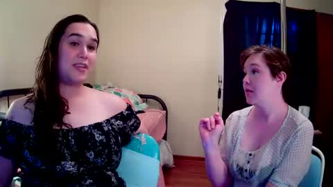 Peach and Daisy online show from 07-11-26, 09:38