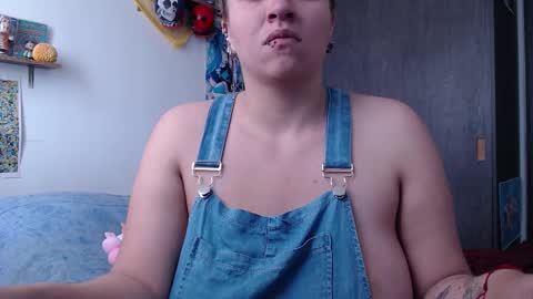 Crystal shadow online show from 11-18-25, 12:53