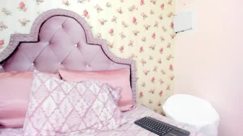 Snapshot of crystal_watson0 chatting on 05-20-26, 02:12 Milf Latina online show from 05-20-26, 02:12