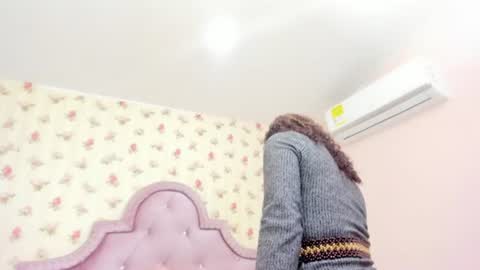 Snapshot of crystal_watson0 chatting on 06-19-26, 02:32 Milf Latina online show from 06-19-26, 02:32