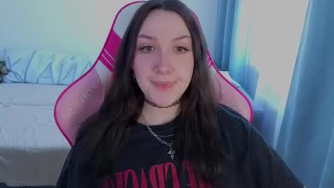 Snapshot of crystalblaze_ chatting on 02-18-26, 10:33 Grace online show from 02-18-26, 10:33