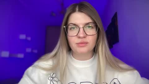 crystalblush01 online show from 04-24-26, 12:07