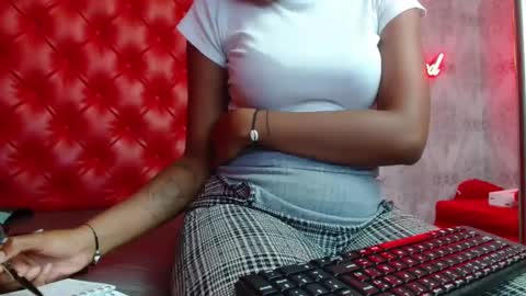 Snapshot of crystalbrooke3x chatting on 01-17-25, 02:29 Crystal online show from 01-17-25, 02:29