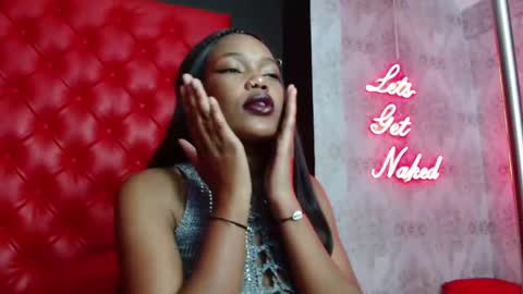 Snapshot of crystalbrooke3x chatting on 01-18-25, 10:49 Crystal online show from 01-18-25, 10:49