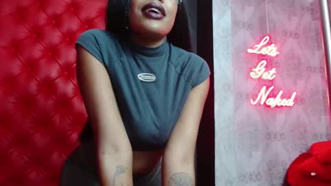 Snapshot of crystalbrooke3x chatting on 01-21-25, 08:21 Crystal online show from 01-21-25, 08:21