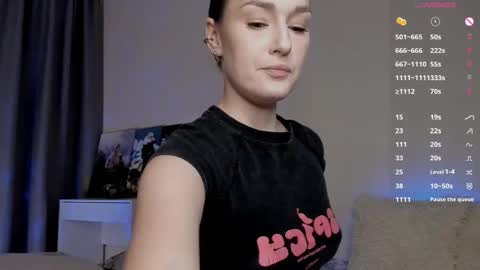 Snapshot of crystalcandies chatting on 10-25-25, 02:02 Arina online show from 10-25-25, 02:02