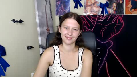 Snapshot of crystalgirl__ chatting on 07-26-26, 12:56 Stella online show from 07-26-26, 12:56