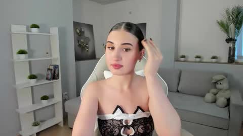 Snapshot of crystall_davis chatting on 10-10-25, 08:24 Crystall online show from 10-10-25, 08:24