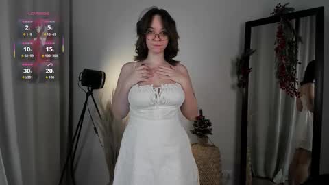 Snapshot of crystallglow chatting on 01-08-26, 09:06 Kitty online show from 01-08-26, 09:06