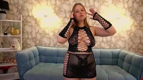 crystallpaws_ online show from 03-12-26, 07:25