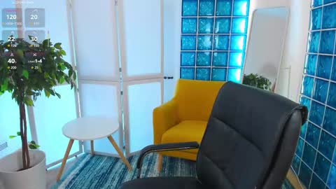 Snapshot of crystalluna__ chatting on 11-09-25, 01:53 Mia online show from 11-09-25, 01:53