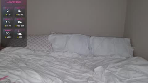 Snapshot of crystalstarlet chatting on 11-07-25, 02:00 Nikki online show from 11-07-25, 02:00