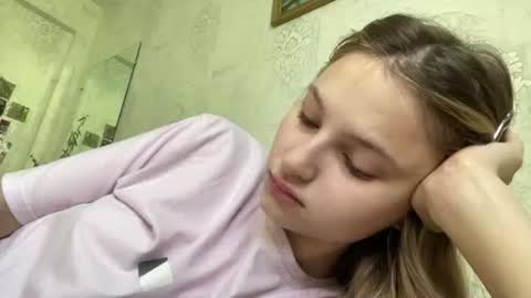 Snapshot of crystalstipp chatting on 07-09-26, 05:22 crystalstipp online show from 07-09-26, 05:22