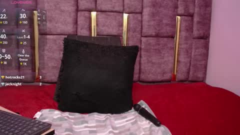 Snapshot of crystaltemptress chatting on 02-26-25, 07:27 ASHLEY online show from 02-26-25, 07:27