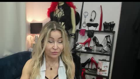 CrystalHotty online show from 03-17-26, 06:17