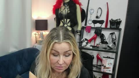 CrystalHotty online show from 03-27-26, 07:14