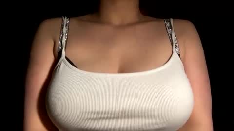Snapshot of crystalyn777 chatting on 04-13-26, 04:40 crystalyn777 online show from 04-13-26, 04:40