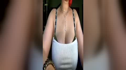 Snapshot of crystalyn777 chatting on 06-11-26, 12:32 crystalyn777 online show from 06-11-26, 12:32