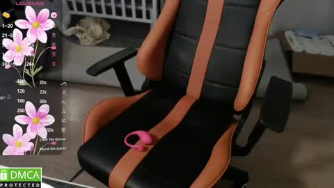 Snapshot of crystalyss chatting on 11-09-25, 03:16 Lia online show from 11-09-25, 03:16