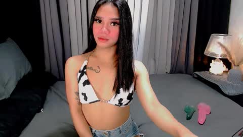 Snapshot of crytastal_lust1212 chatting on 10-16-25, 09:43 bea takashi online show from 10-16-25, 09:43