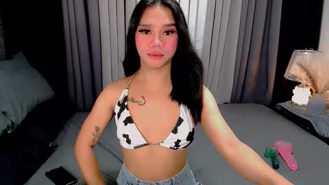 Snapshot of crytastal_lust1212 chatting on 10-20-25, 08:15 bea takashi online show from 10-20-25, 08:15