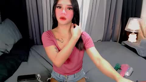 Snapshot of crytastal_lust1212 chatting on 10-25-25, 09:17 bea takashi online show from 10-25-25, 09:17