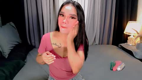 Snapshot of crytastal_lust1212 chatting on 11-23-25, 09:09 bea takashi online show from 11-23-25, 09:09