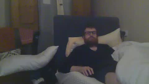 Snapshot of cs014g8493 chatting on 12-11-24, 12:54 chris online show from 12-11-24, 12:54