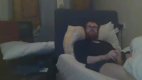 Snapshot of cs014g8493 chatting on 01-04-25, 01:31 chris online show from 01-04-25, 01:31