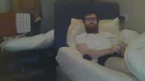 Snapshot of cs014g8493 chatting on 01-06-25, 11:31 chris online show from 01-06-25, 11:31