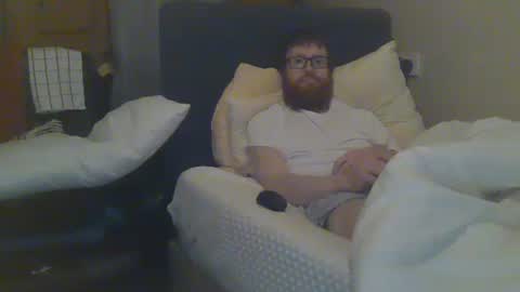 Snapshot of cs014g8493 chatting on 01-09-25, 12:14 chris online show from 01-09-25, 12:14