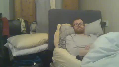 Snapshot of cs014g8493 chatting on 11-19-25, 01:27 chris online show from 11-19-25, 01:27