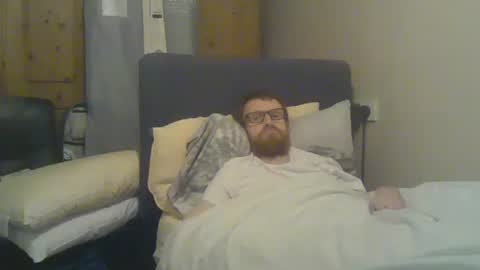 Snapshot of cs014g8493 chatting on 12-01-25, 12:15 chris online show from 12-01-25, 12:15