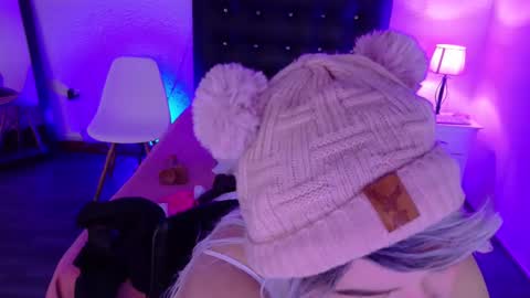 Snapshot of cuckoldlover69_ chatting on 02-11-25, 03:40 cuckoldlover69_ online show from 02-11-25, 03:40