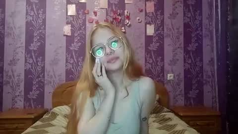 Sia online show from 11-26-25, 07:20