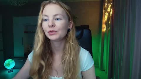 Alexia online show from 11-24-25, 01:55