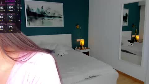 Silvia online show from 11-29-25, 07:44