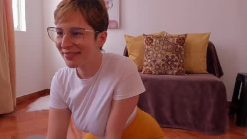 Leonela online show from 02-18-25, 06:15