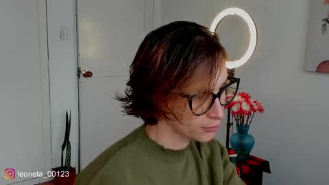 Leonela online show from 12-19-25, 06:26