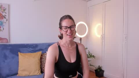 Leonela online show from 03-19-26, 06:01