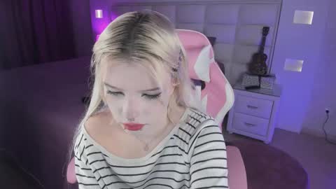 Cuddly Kitten online show from 09-22-25, 10:12