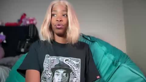 cum2charmxx online show from 04-14-26, 11:38