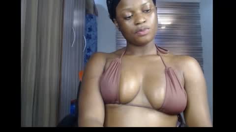 Snapshot of cum_ebony_petitxx chatting on 10-17-25, 08:06 cath online show from 10-17-25, 08:06