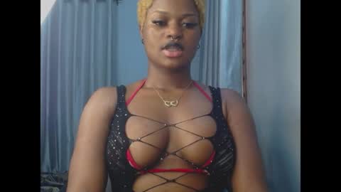 Snapshot of cum_ebony_petitxx chatting on 06-13-26, 06:55 cath online show from 06-13-26, 06:55