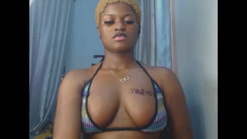 Snapshot of cum_ebony_petitxx chatting on 06-18-26, 09:14 cath online show from 06-18-26, 09:14