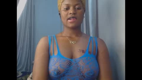 Snapshot of cum_ebony_petitxx chatting on 06-19-26, 06:40 cath online show from 06-19-26, 06:40
