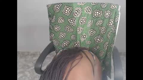 Snapshot of cum_ebony_xsecret chatting on 09-30-25, 07:30 sophie online show from 09-30-25, 07:30